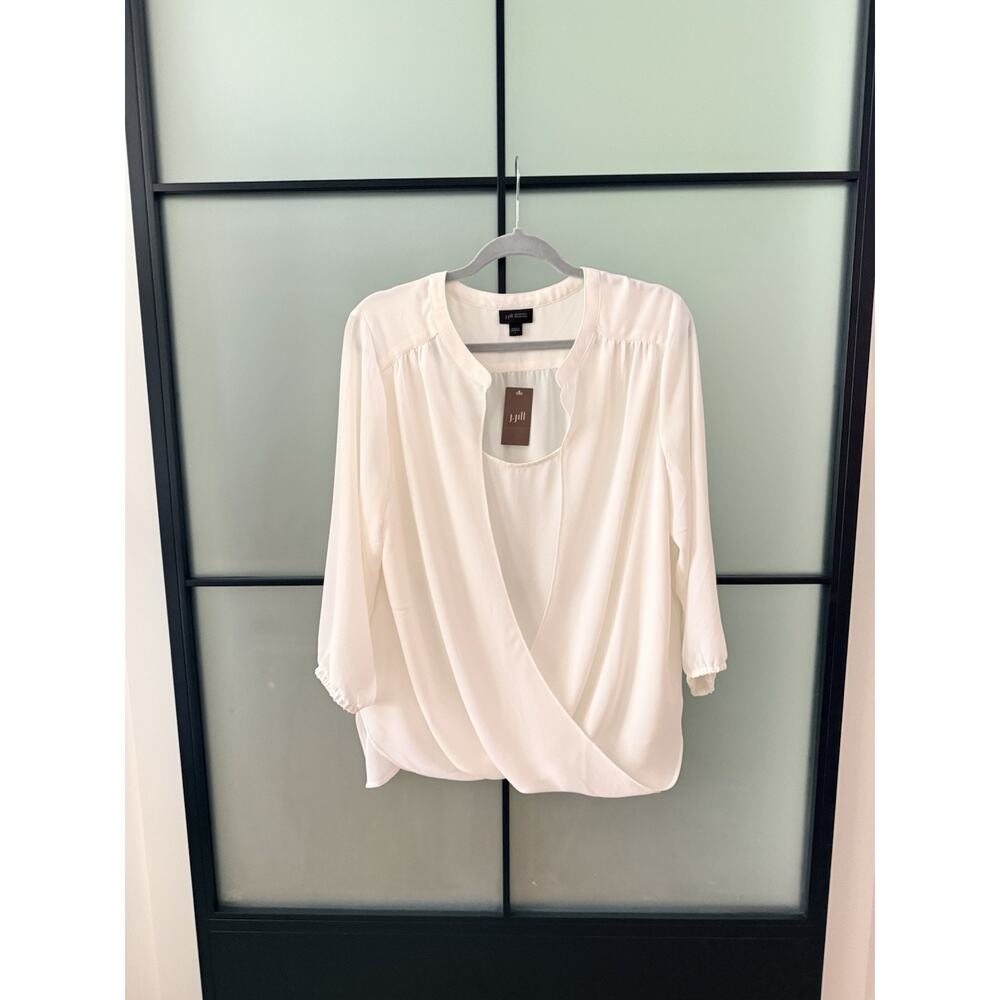 J.Jill Cream Split Front Surplice Top L Large NWT Crepe 3/4 Sleeve Blouse - Picture 2 of 11
